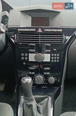 Універсал Opel Astra 2007 в 
