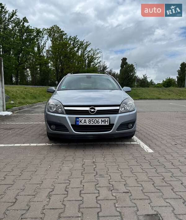 Универсал Opel Astra 2005 в Киеве