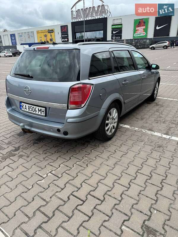 Универсал Opel Astra 2005 в Киеве