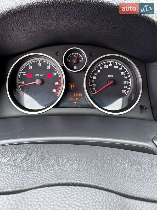 Универсал Opel Astra 2005 в Киеве