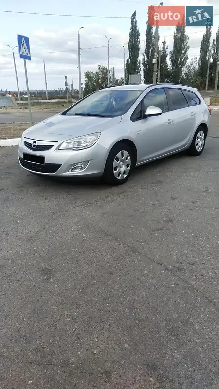 Opel Astra 2011