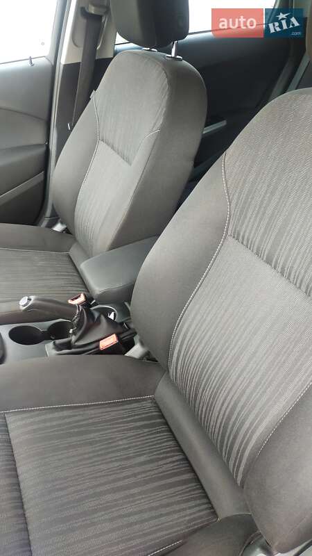 Універсал Opel Astra 2011 в Рівному