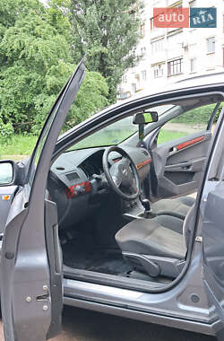Универсал Opel Astra 2005 в 