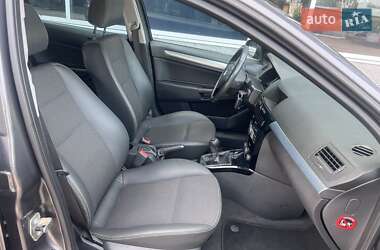 Универсал Opel Astra 2009 в 