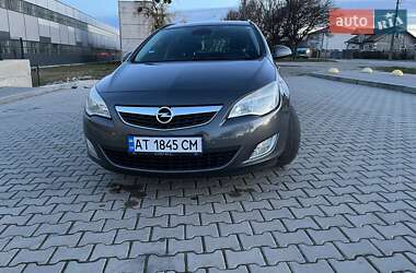 Универсал Opel Astra 2011 в 