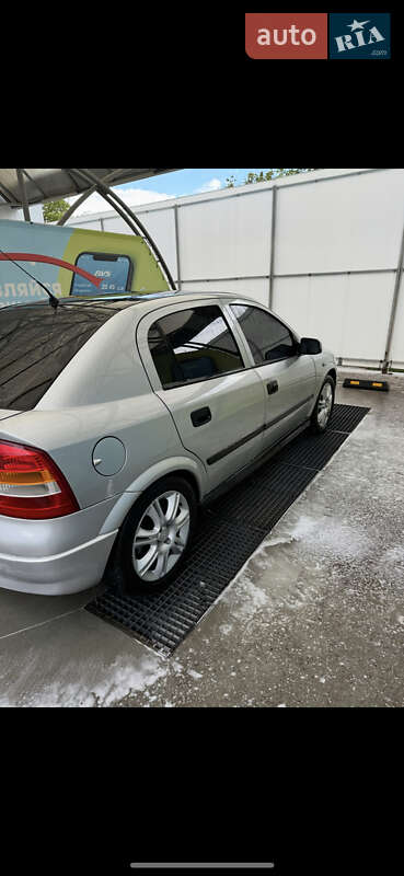 Хетчбек Opel Astra 2000 в Лубнах