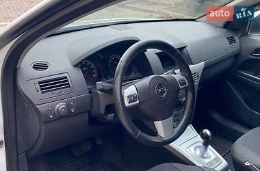 Универсал Opel Astra 2012 в 