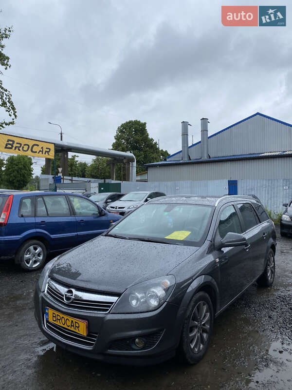 Opel Astra 2010