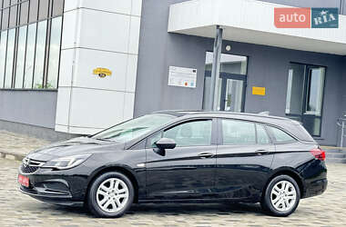 Универсал Opel Astra 2017 в 