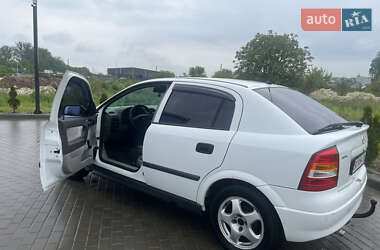 Хетчбек Opel Astra 2001 в 