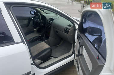 Хетчбек Opel Astra 2001 в 
