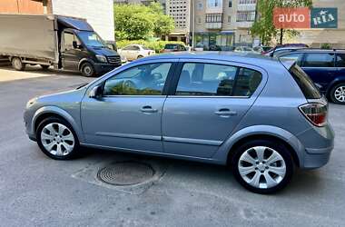 Хэтчбек Opel Astra 2009 в 