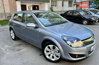 Хэтчбек Opel Astra 2009 в 