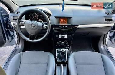 Хэтчбек Opel Astra 2009 в 