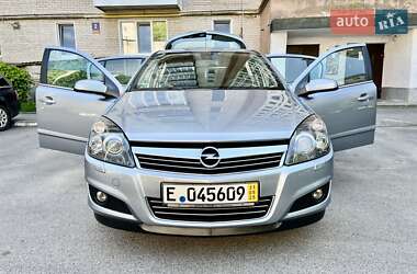 Хэтчбек Opel Astra 2009 в 