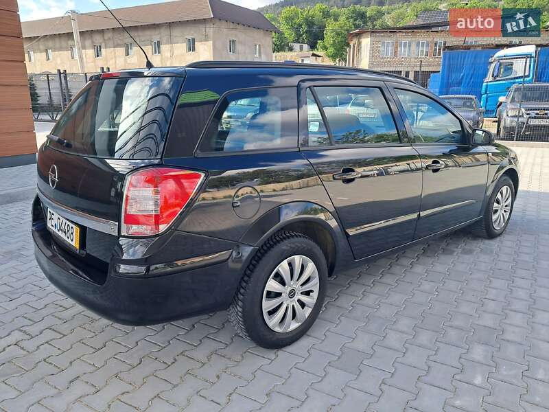 Универсал Opel Astra 2008 в Могилев-Подольске