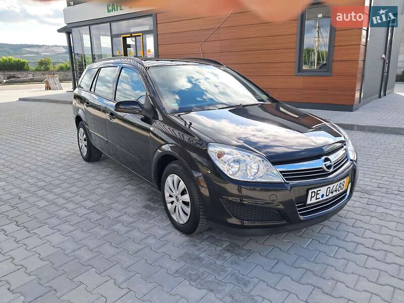 Универсал Opel Astra 2008 в Могилев-Подольске
