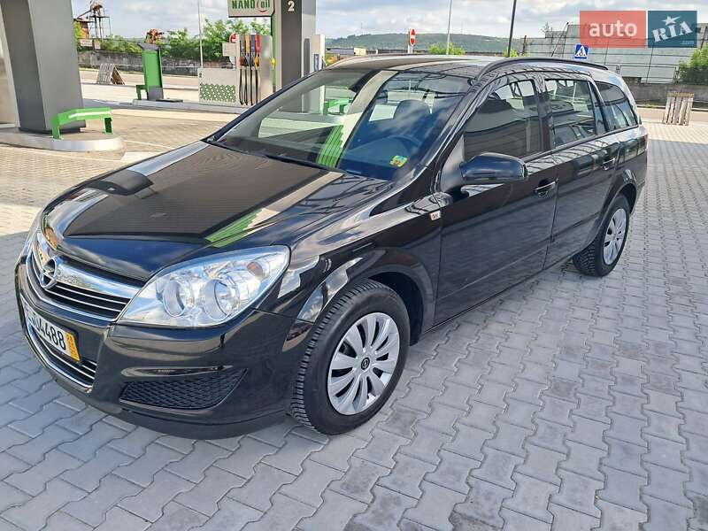 Универсал Opel Astra 2008 в Могилев-Подольске