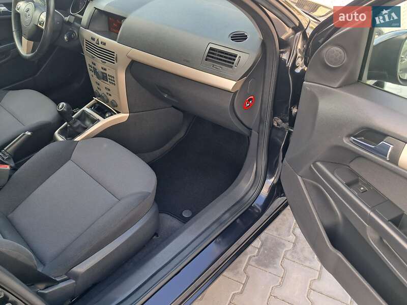 Универсал Opel Astra 2008 в Могилев-Подольске