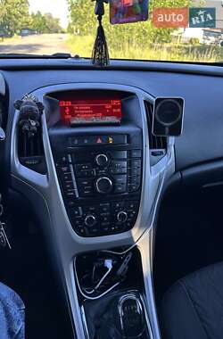 Універсал Opel Astra 2013 в 