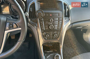 Хэтчбек Opel Astra 2010 в 