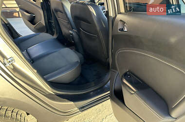 Хэтчбек Opel Astra 2010 в 