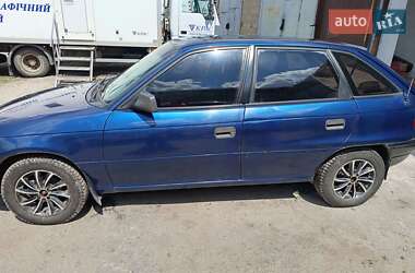 Хэтчбек Opel Astra 1993 в 