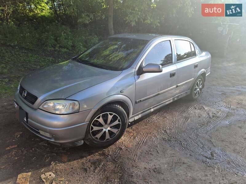 Седан Opel Astra 2003 в Острозі