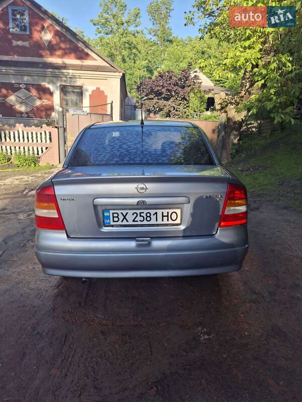 Седан Opel Astra 2003 в Острозі