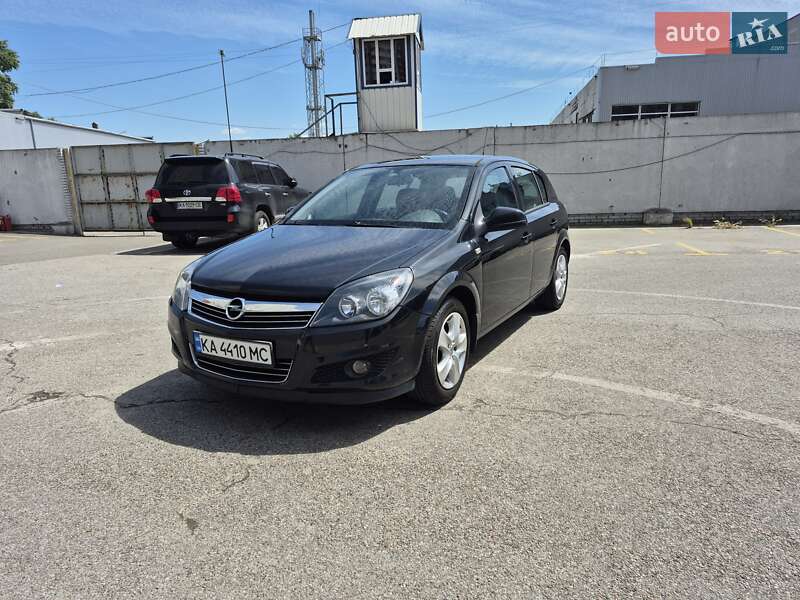 Opel Astra 2012