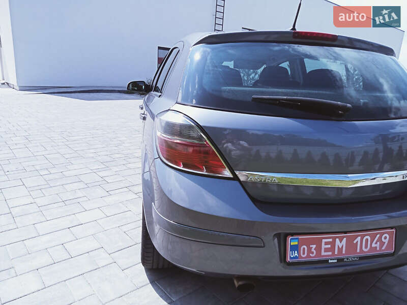 Хэтчбек Opel Astra 2007 в Луцке