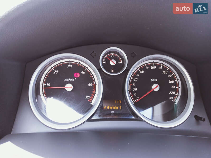 Хэтчбек Opel Astra 2007 в Луцке