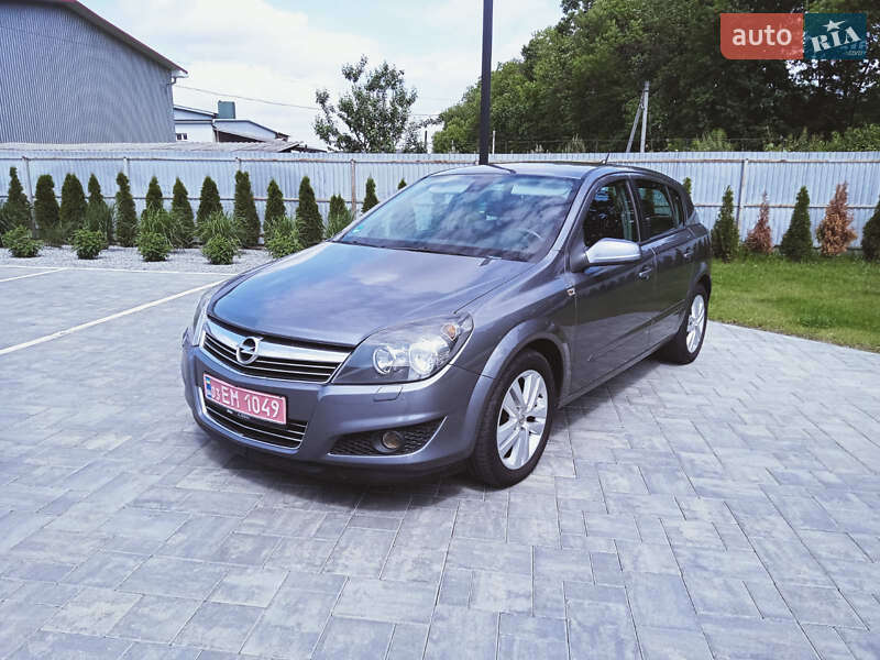 Хэтчбек Opel Astra 2007 в Луцке