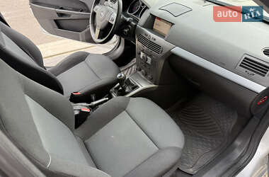 Универсал Opel Astra 2007 в 
