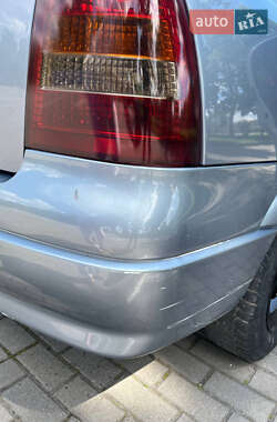 Седан Opel Astra 2003 в 