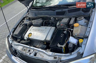 Седан Opel Astra 2003 в 