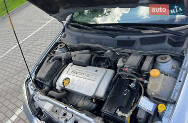 Седан Opel Astra 2003 в 