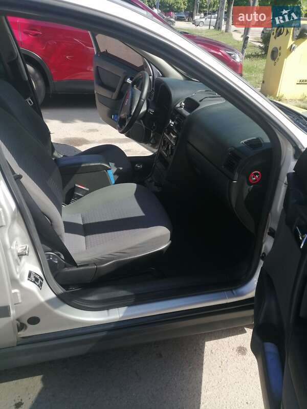 Универсал Opel Astra 2004 в Ивано-Франковске
