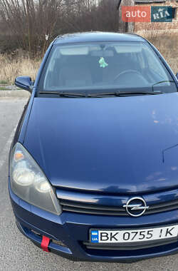 Хэтчбек Opel Astra 2005 в 