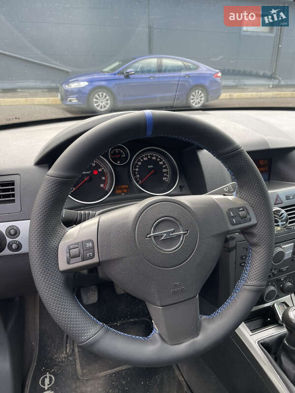 Хетчбек Opel Astra 2005 в Шумську