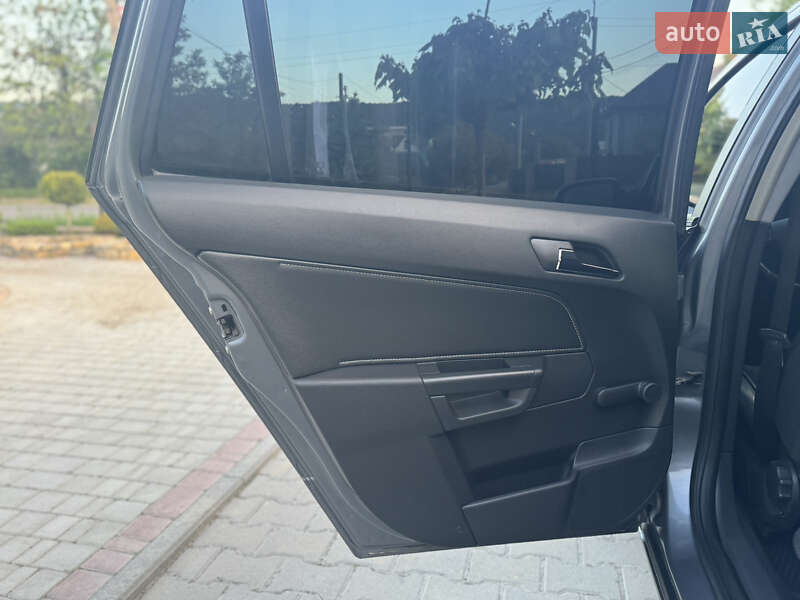 Універсал Opel Astra 2005 в Могилів-Подільському