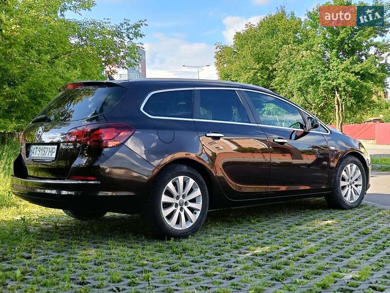Opel Astra 2012
