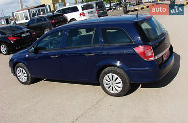 Универсал Opel Astra 2012 в 