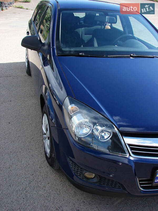 Універсал Opel Astra 2012 в Одесі