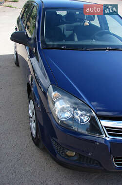 Универсал Opel Astra 2012 в 
