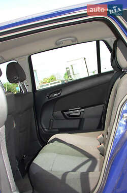 Универсал Opel Astra 2012 в 