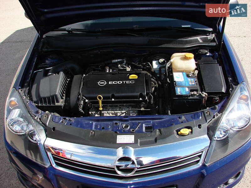 Універсал Opel Astra 2012 в Одесі