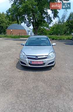 Хэтчбек Opel Astra 2008 в 