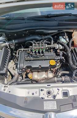 Хэтчбек Opel Astra 2008 в 