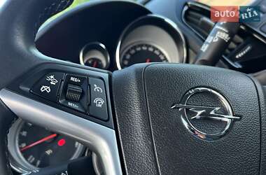 Хэтчбек Opel Astra 2014 в 